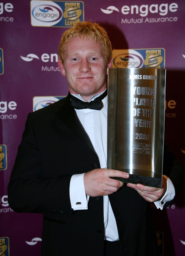 James Graham with the 2006 Super League Young Player of the Year award.