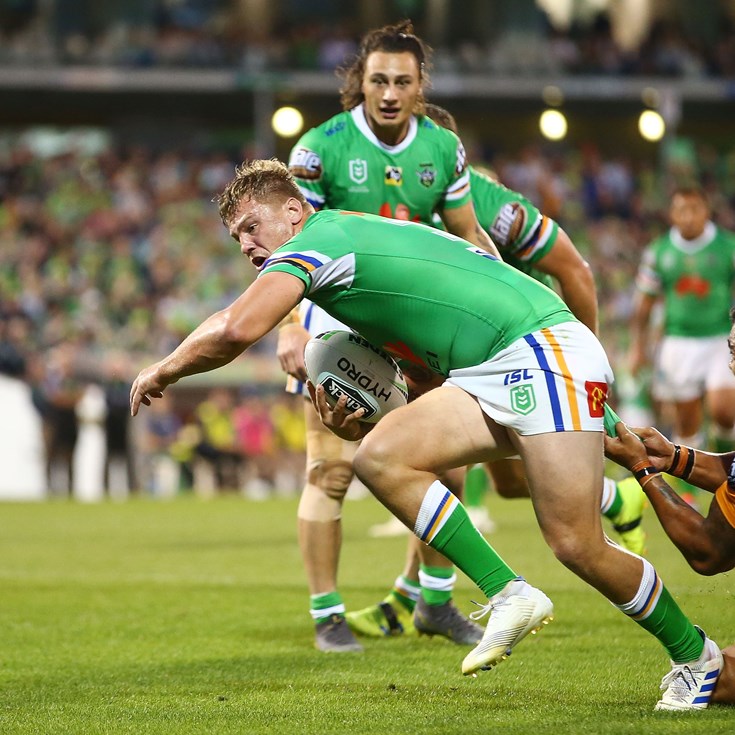 Sutton plays follow the leader with idol Papalii