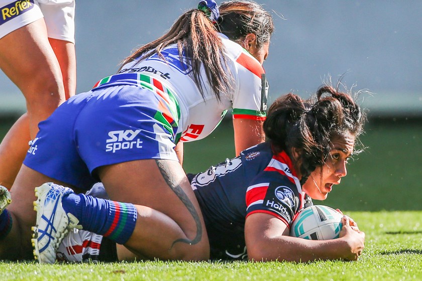 Simaima Taufua scores for the Roosters.