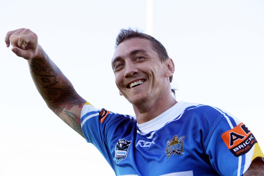 Mat Rogers playing for the Titans.