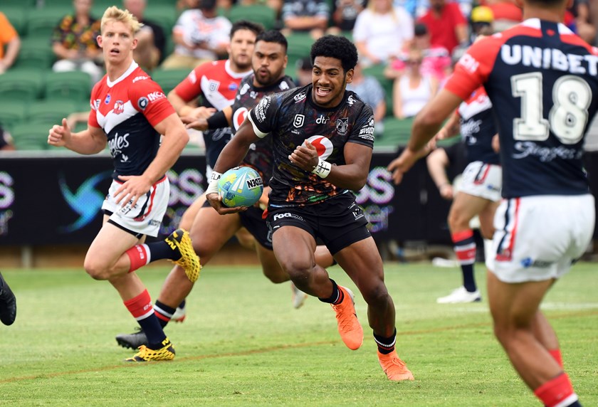 Selestino Ravutaumada on the run for the Warriors at the 2020 NRL Nines in Perth.