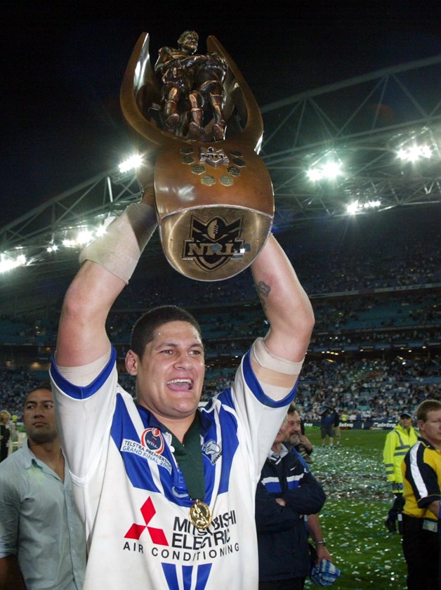 Willie Mason took the game up to a powerful Roosters pack in 2004.