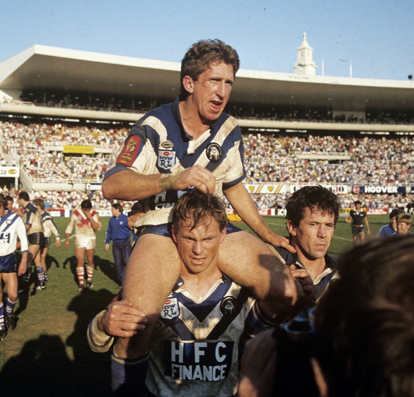 Steve Mortimer is chaired from the field after the 1985 grand final.