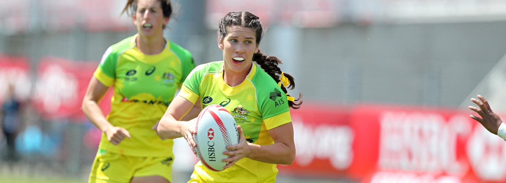 Charlotte Caslick representing Australia at the Women's World Sevens Series in France in 2016.