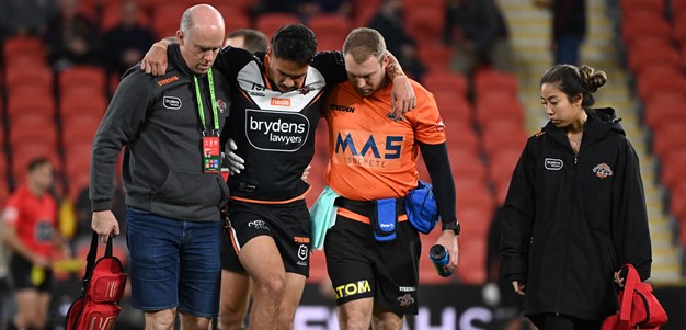Laurie suffers leg fracture in painful loss to  Warriors