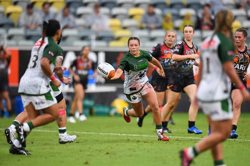 Raecene McGregor sparks the NZ Maori Ferns attack in this year's All Stars game.