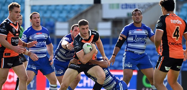 Tigers keep faint finals hopes flickering by beating Bulldogs