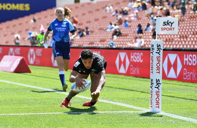 Gayle Broughton scoring a try while playing for the Black Ferns in rugby sevens