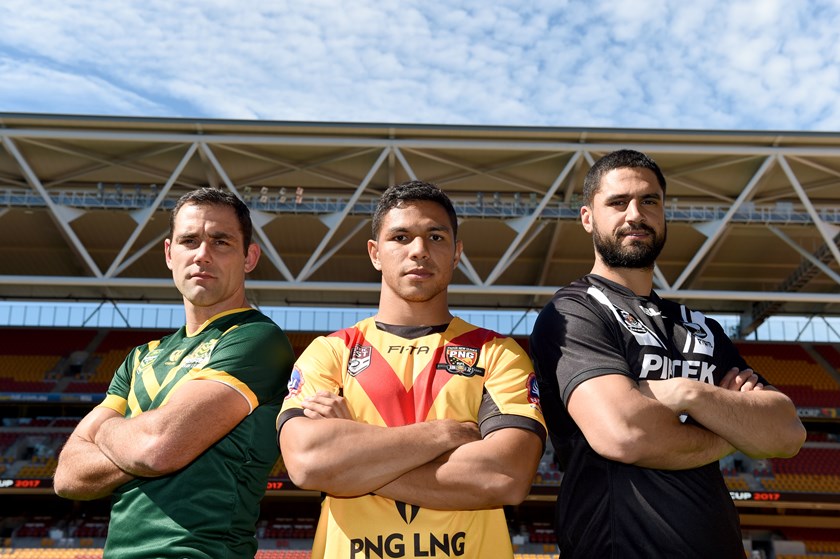 Mead with Kangaroos captain Cam Smith and their Kiwis counterpart Jesse Bromwich in 2016
