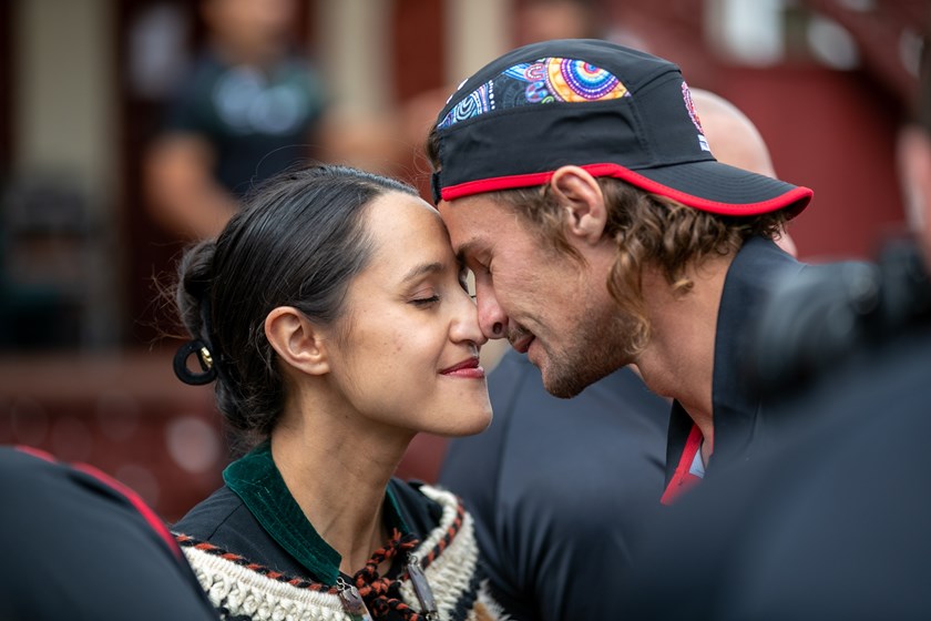 Rotorua Mayor Tania Tapsell greets Indigenous All Star Nicho Hynes. ©NRL Photos