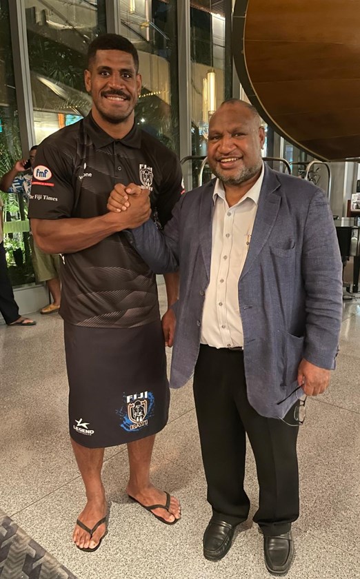 Fiji captain Tui Kamikamica with PNG Prime Minister James Marape