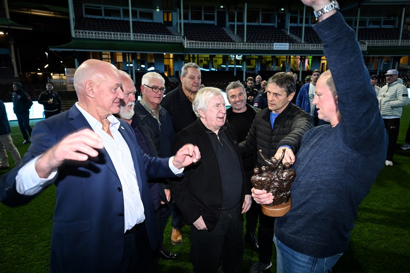 Michael Maguire explains to Steve Mortimer his plan to re-enact the famous photo from NSW's historic 1985 Origin triumph.