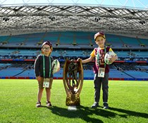 Wish upon a star: Ashton meets the Broncos at Accor