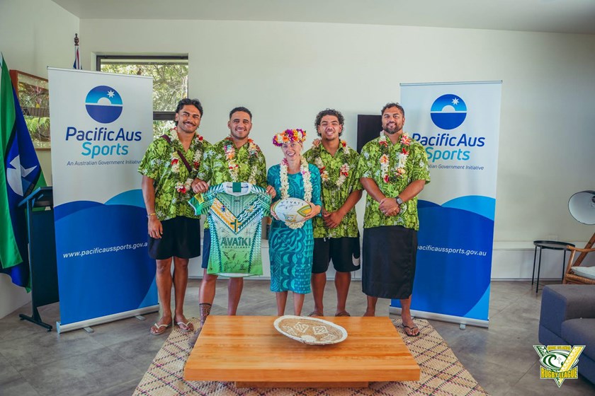 Australian High Commissioner to Cook Islands Susannah Hodson with Brendan Piakura, Val Holmes, Glassie Glassie and Karmichael Hunt, who have all represented Australia at Test or Schoolboys level