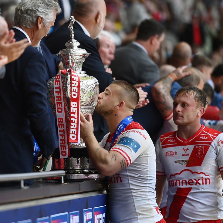 Lewis set to light up Vegas after inking new Hull KR deal
