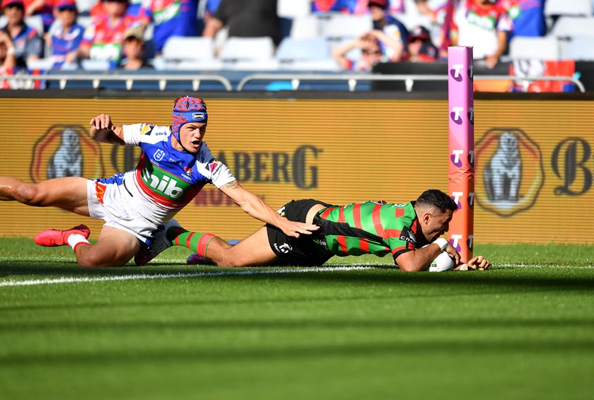 Alex Johnston finds the line during the Bunnies' 46-20 win over the Knights in the 2020 elimination final.