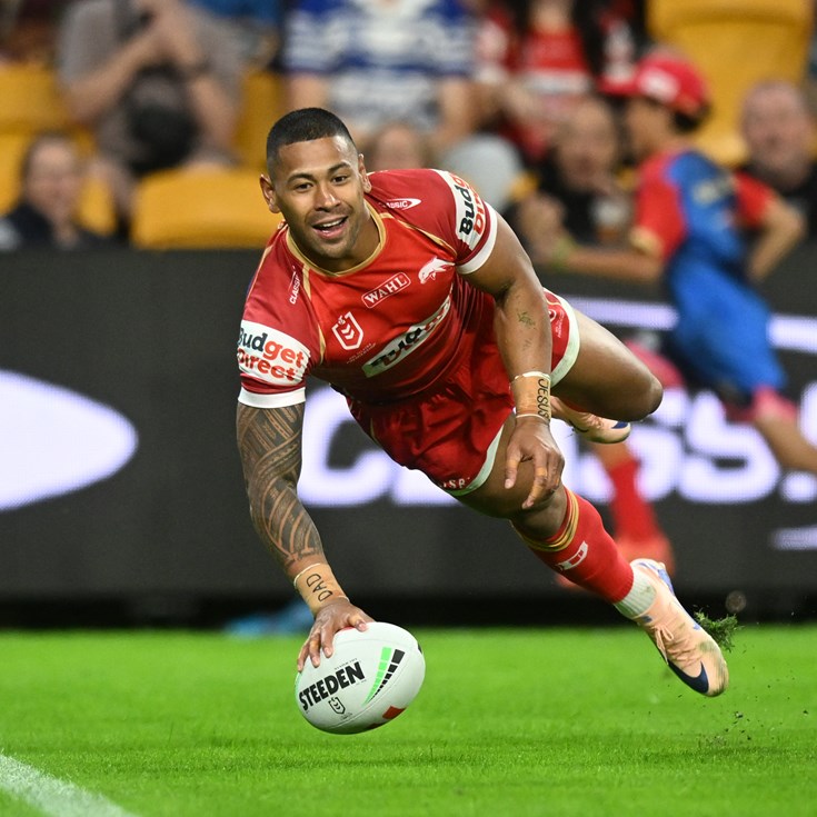 Thursday night footy: Dolphins take control over Bulldogs