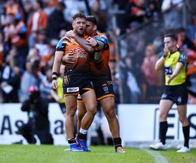 As it happened: Wests Tigers steal late win over Titans