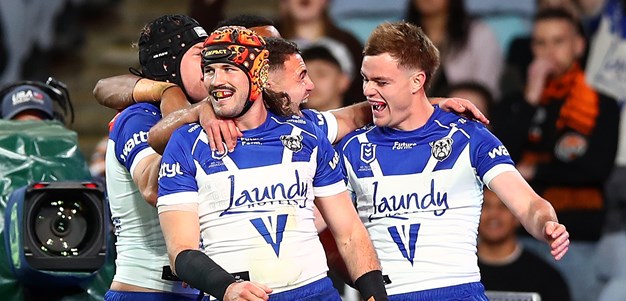 As it happened: Bulldogs, Raiders keep dream alive; Warriors hold off Dragons