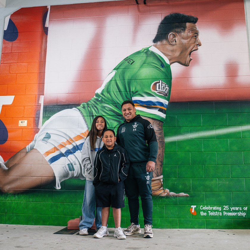 Josh Papalii with son Noa and daughter Khalani at the unveiling of his mural.