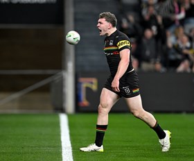 As it happened: Panthers back on top; Manly keep dream alive