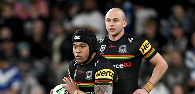Friday night lights: Panthers v Bulldogs; Manly keep dream alive