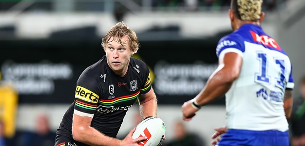 Friday night lights: Panthers v Bulldogs; Manly keep dream alive