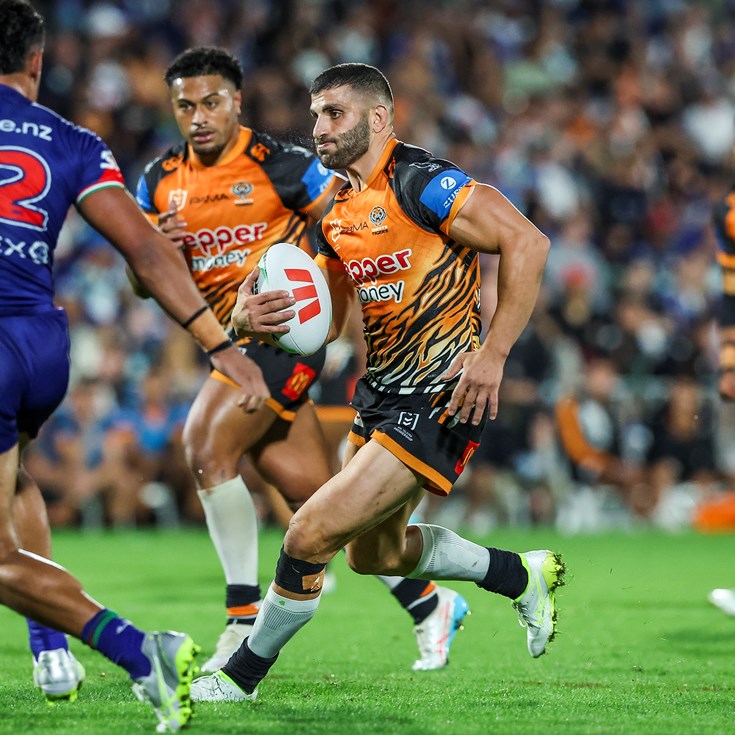 Friday night footy: Warriors v Wests Tigers; Broncos v Dolphins