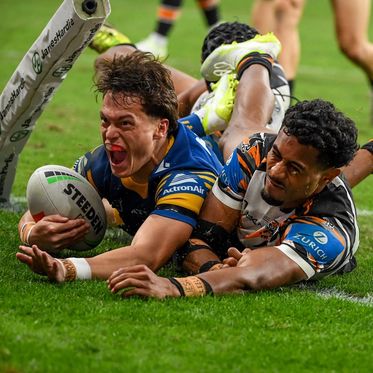 Twidle dedicates dazzling debut to his mum and his mentor