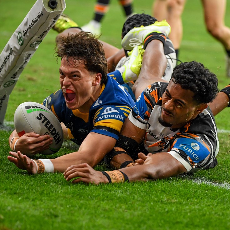 Twidle dedicates dazzling debut to his mum and his mentor