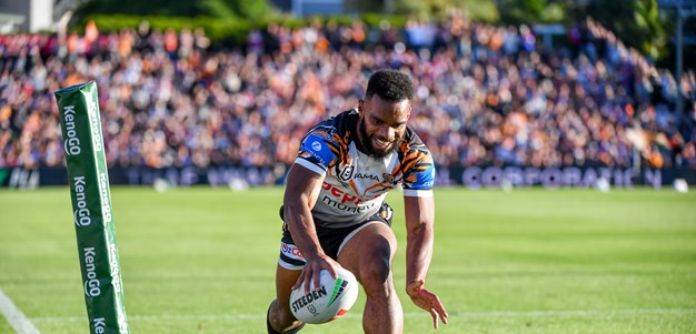Sunday session: Wests Tigers v Knights; Titans dominate Eels
