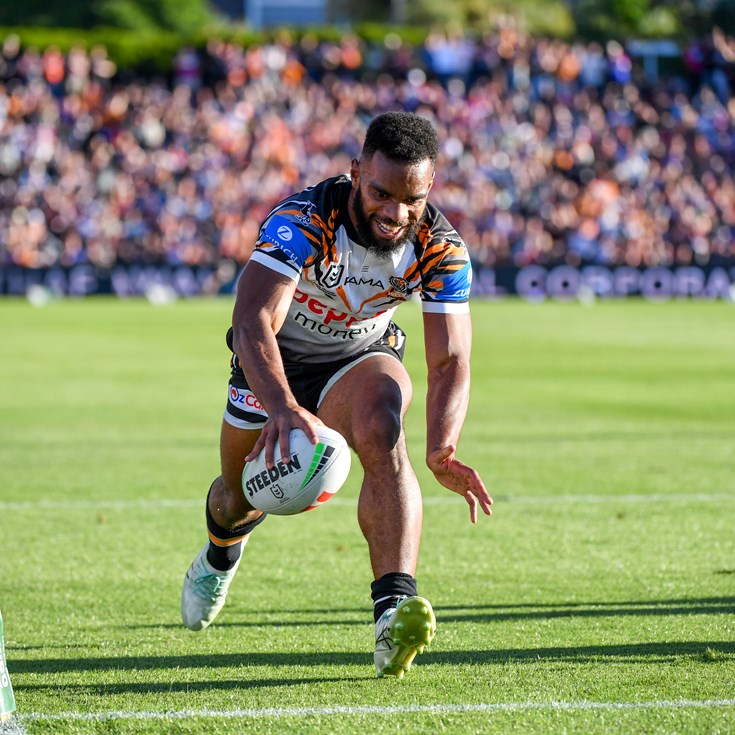 Sunday session: Wests Tigers v Knights; Titans dominate Eels
