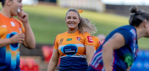 NRLW Saturday: Knights v Bulldogs; Roosters roll on; Sharks salute