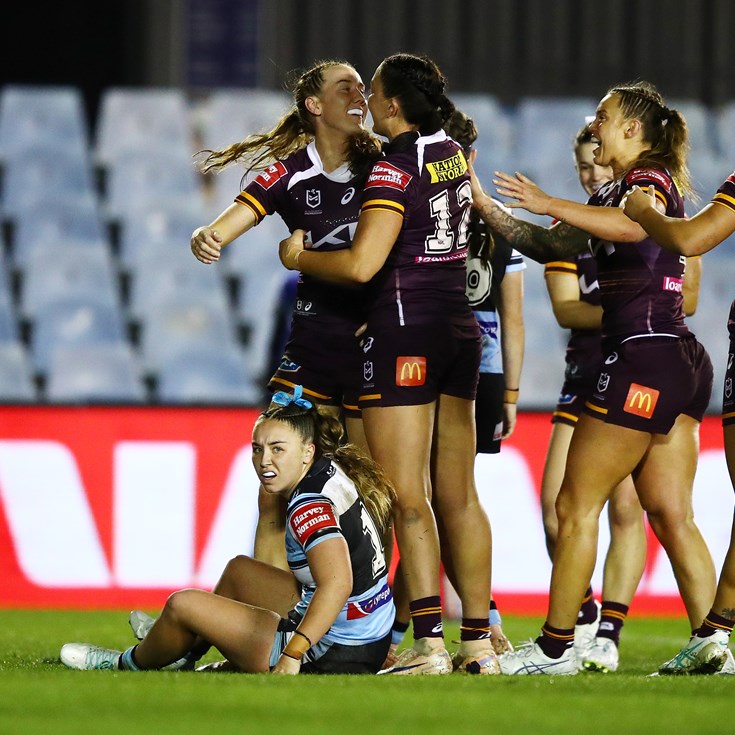 As it happened: Back-to-back Broncos hold off desperate Sharks