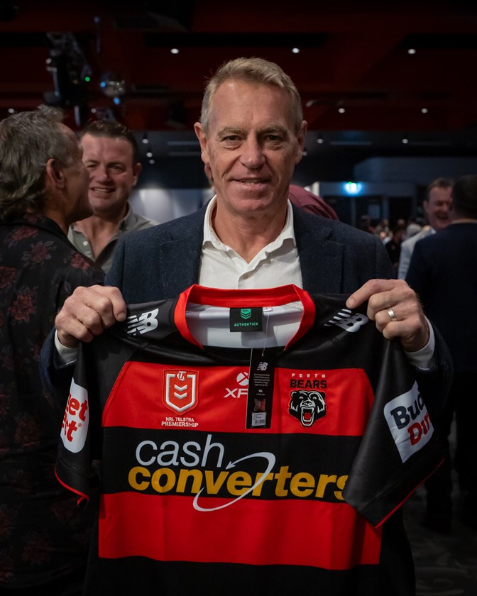 Norths legend Greg Florimo with the inaugural Perth Bears jersey, which pays homage to the 1908 foundation club. 