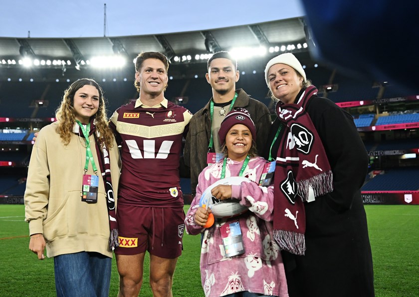 Maroons fullback Kalyn Ponga takes time out for a chat with Makayla and her family.