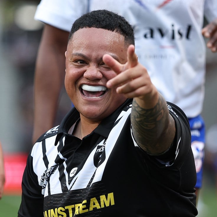 Ferns run in 18 tries to rout France in Christchurch