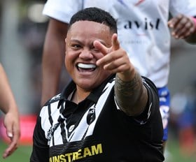 Ferns run in 18 tries to rout France in Christchurch