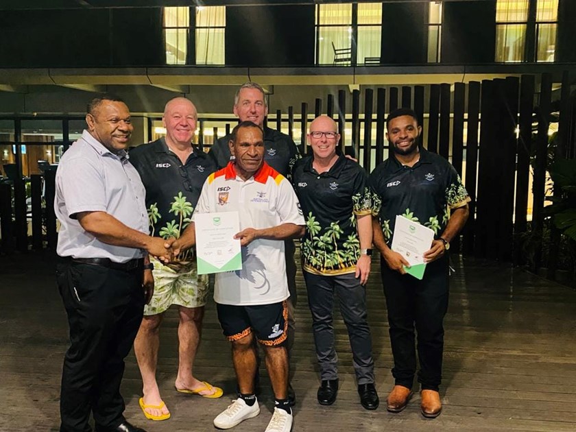 Representatives of the PNGRFL, NRL and APRL presented participants with their certificates 