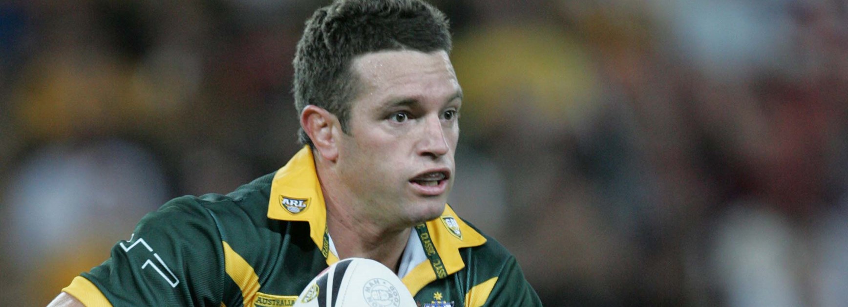 Kangaroos hooker Danny Buderus shapes to pass for Australia.